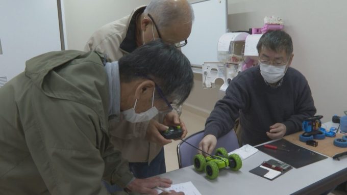 壊れたおもちゃに命を吹き込む「伊賀おもちゃ病院」特集放送!